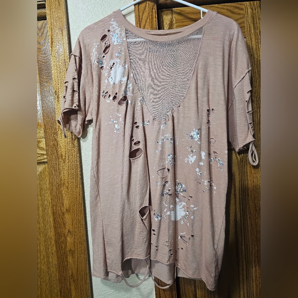 Affliction Women's Distressed V-Neck Tee in Dusty Pink